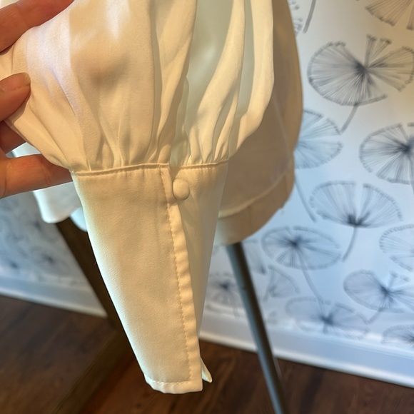 Banana Republic L Elegant White Women's Blouse - Picture 2 of 2